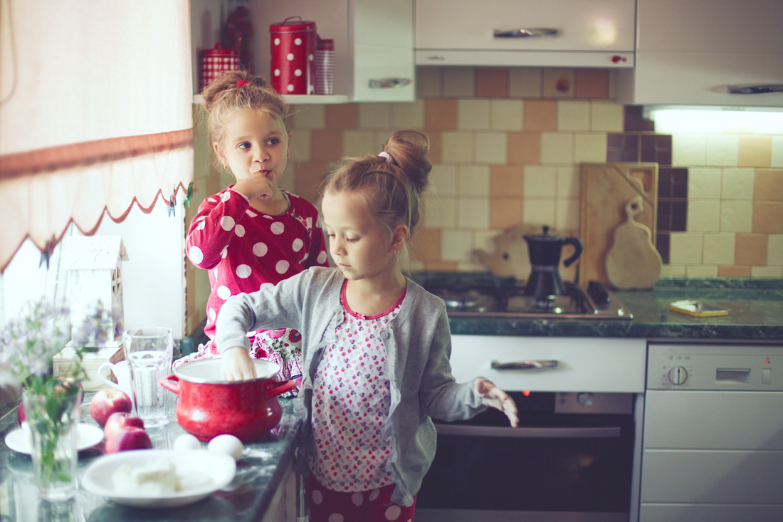 ¿Es mejor una torre de aprendizaje o un taburete normal? Comparativa real